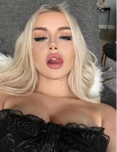 Cam Kenarında Çıplak Oturan Kağıthane Escort İdil